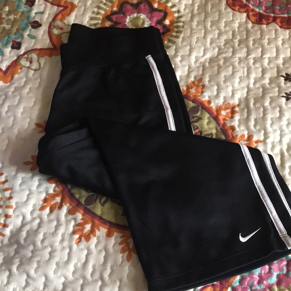 Nike capris - Picture 1 of 3